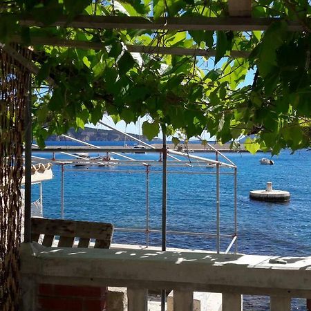 Anka'S Beach Komiža Buitenkant foto