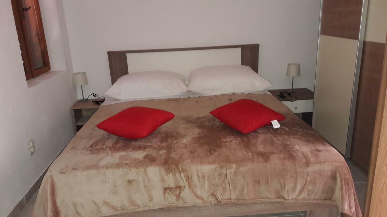 Anka'S Beach Komiža Buitenkant foto