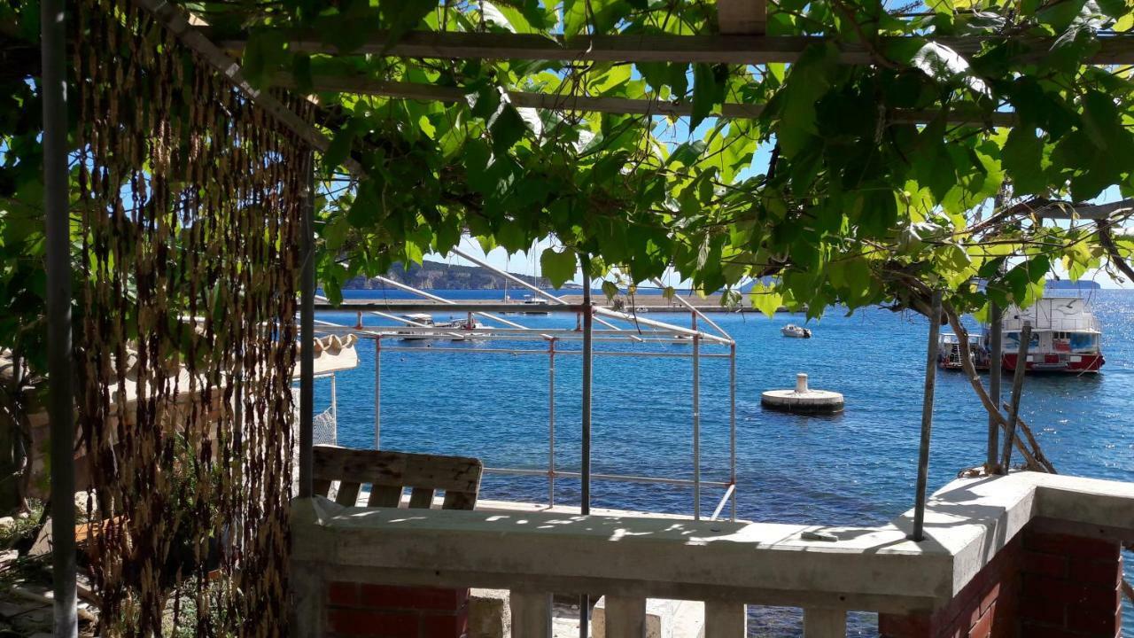 Anka'S Beach Komiža Buitenkant foto