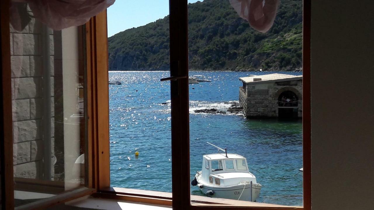 Anka'S Beach Komiža Buitenkant foto