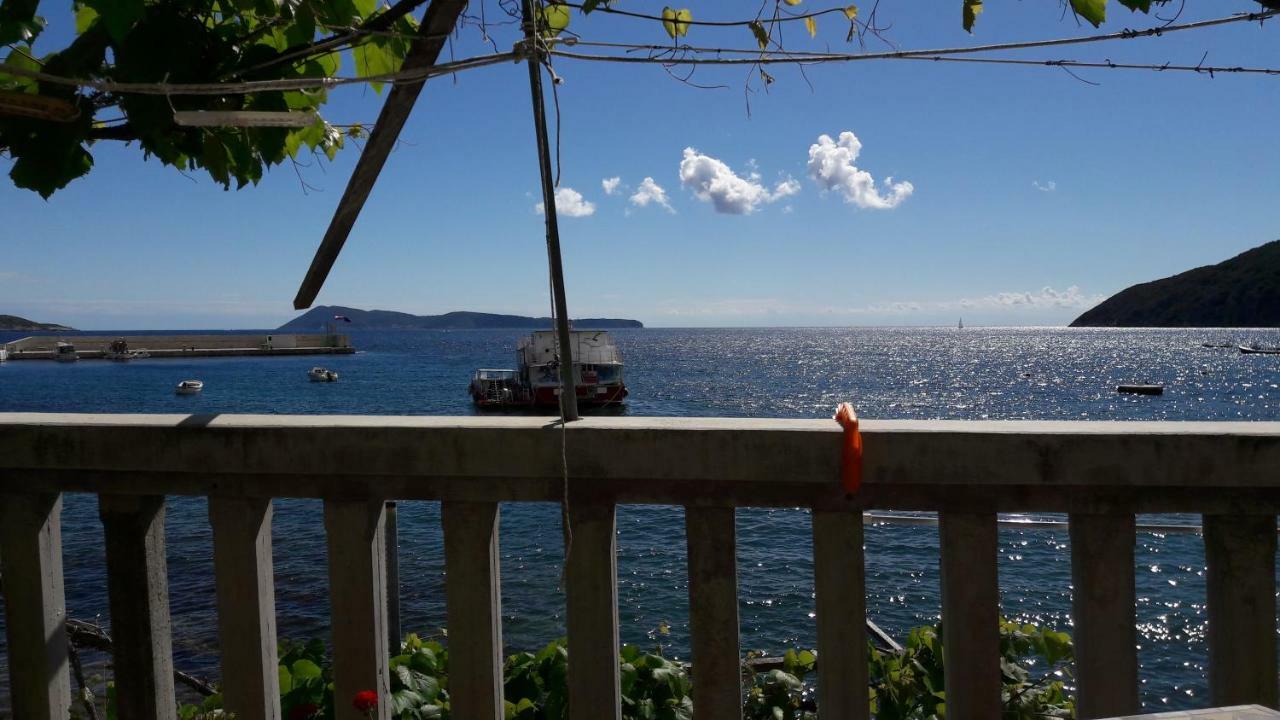 Anka'S Beach Komiža Buitenkant foto